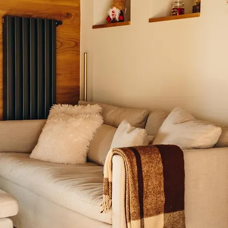 Maison Brenva Elegant A Holiday home Courmayeur